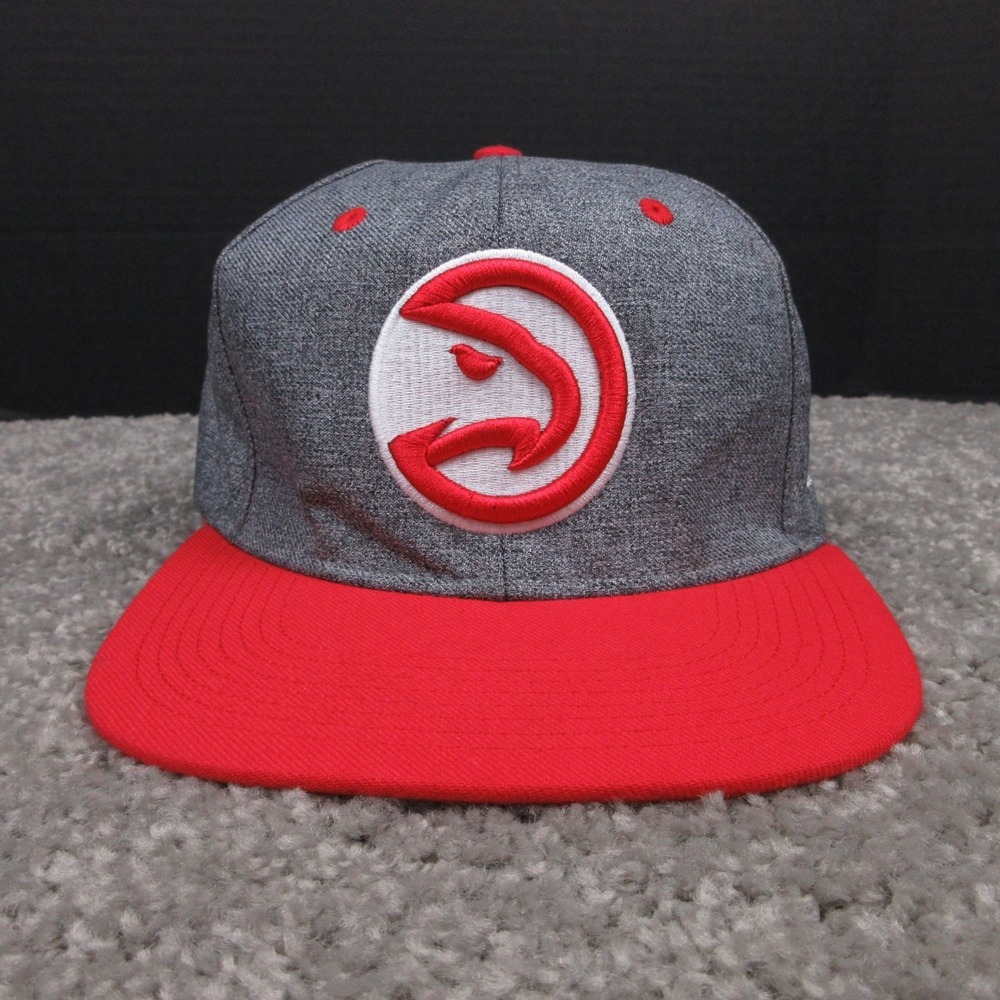 Atlanta Hawks Hat Cap Mens Snap Back Gray Red Adidas Basketball Logo NBA Fan EUC